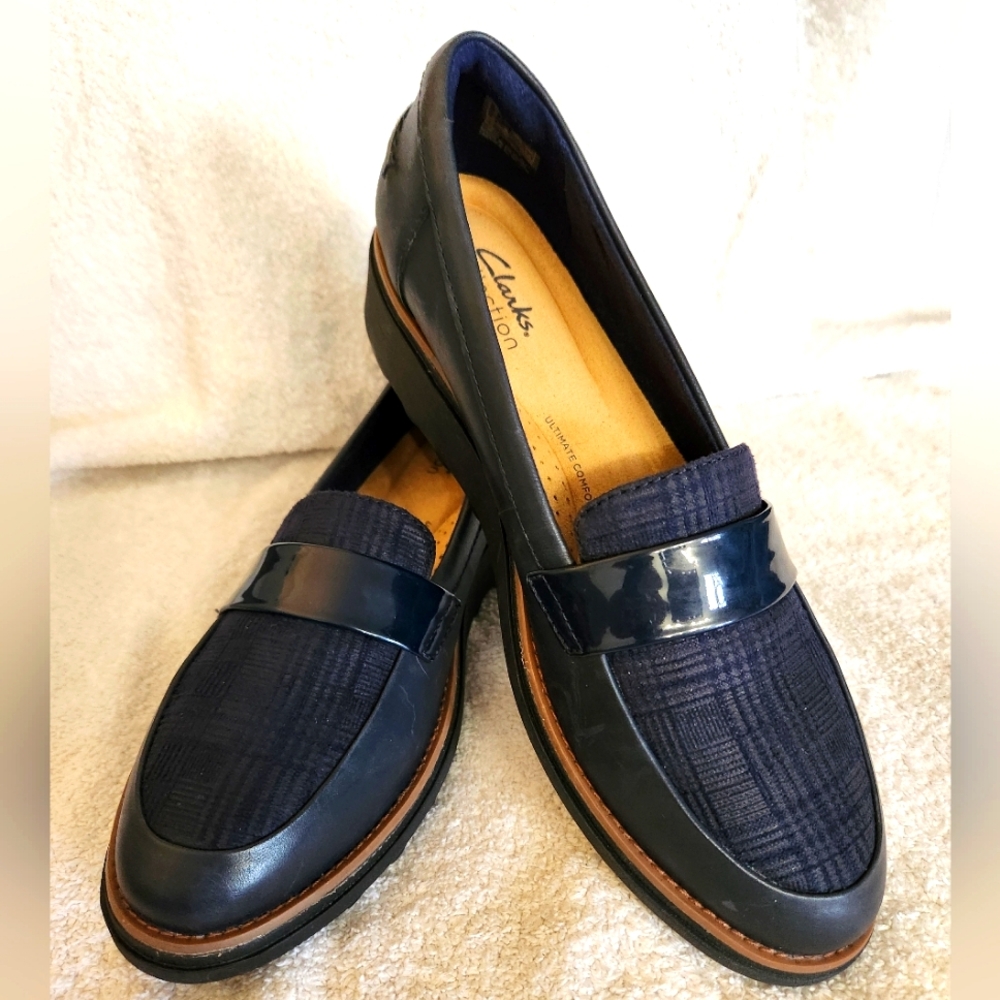 Clarks Women's Navy Patent & Textile Loafers